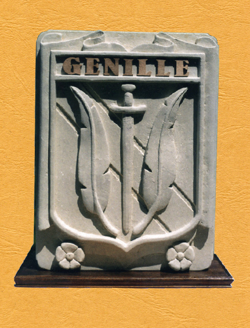 Blason de Genill&eacute; en pierre de taille